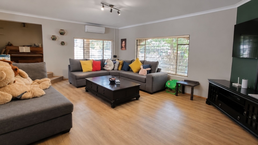 3 Bedroom Property for Sale in Safari Gardens North West